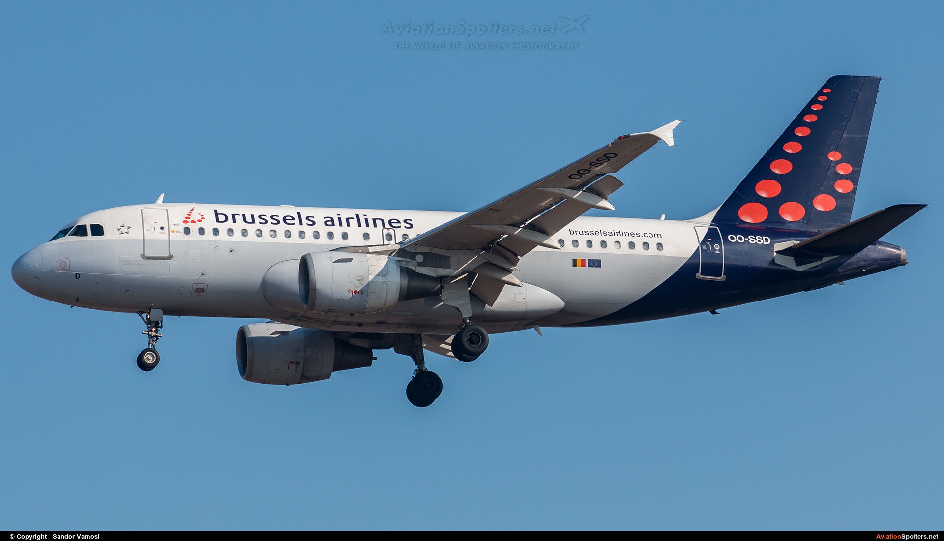 Brussels Airlines  -  A319-112  (OO-SSD) By Sandor Vamosi (ALEX67)