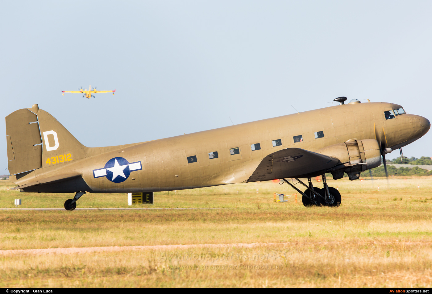   DC-3  (N147DC) By Onnis G.Luca Sardegna Spotters (Onnis84)