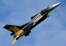 General Dynamics - F-16CG  Fighter  Falcon (91-0011) - fallto78