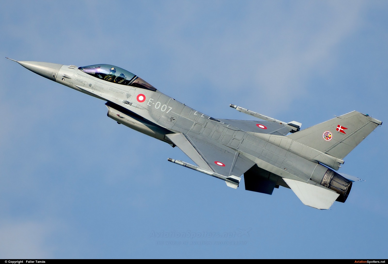 Denmark - Air Force  -  F-16AM Fighting Falcon  (E-007) By Faller Tamás (fallto78)