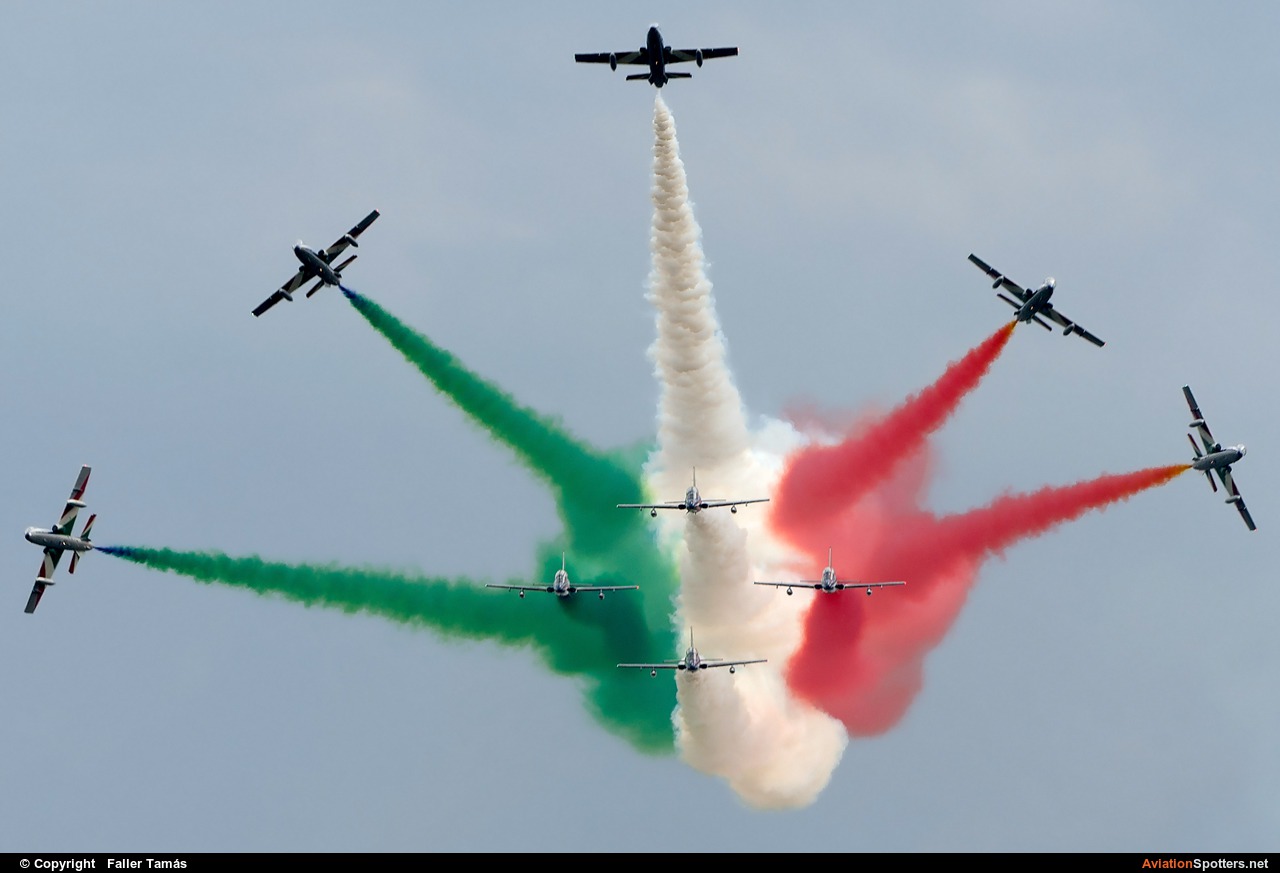 Italy - Air Force : Frecce Tricolori  -  MB-339-A-PAN  (MM54517) By Faller Tamás (fallto78)