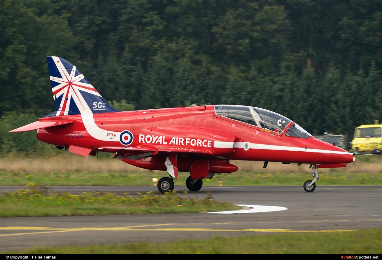 UK - Air Force: Red Arrows  -  Hawk T.1- 1A  (XX325) By Faller Tamás (fallto78)