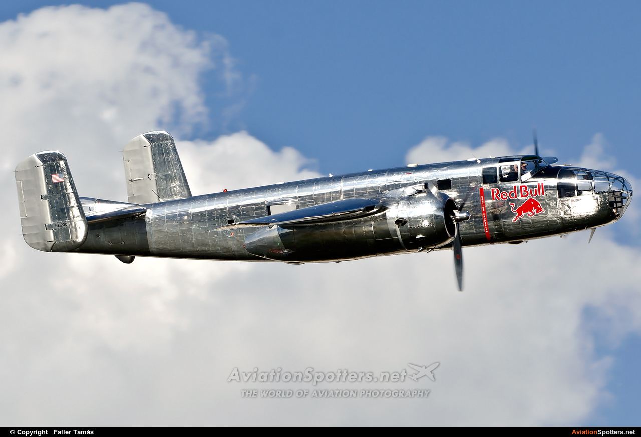 The Flying Bulls  -  B-25J Mitchell  (N6123C) By Faller Tamás (fallto78)