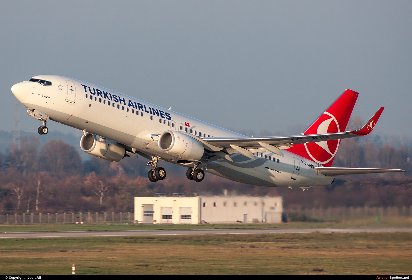 Turkish Airlines  -  737-800  (TC-JHN) By Judit Alt (Judit)