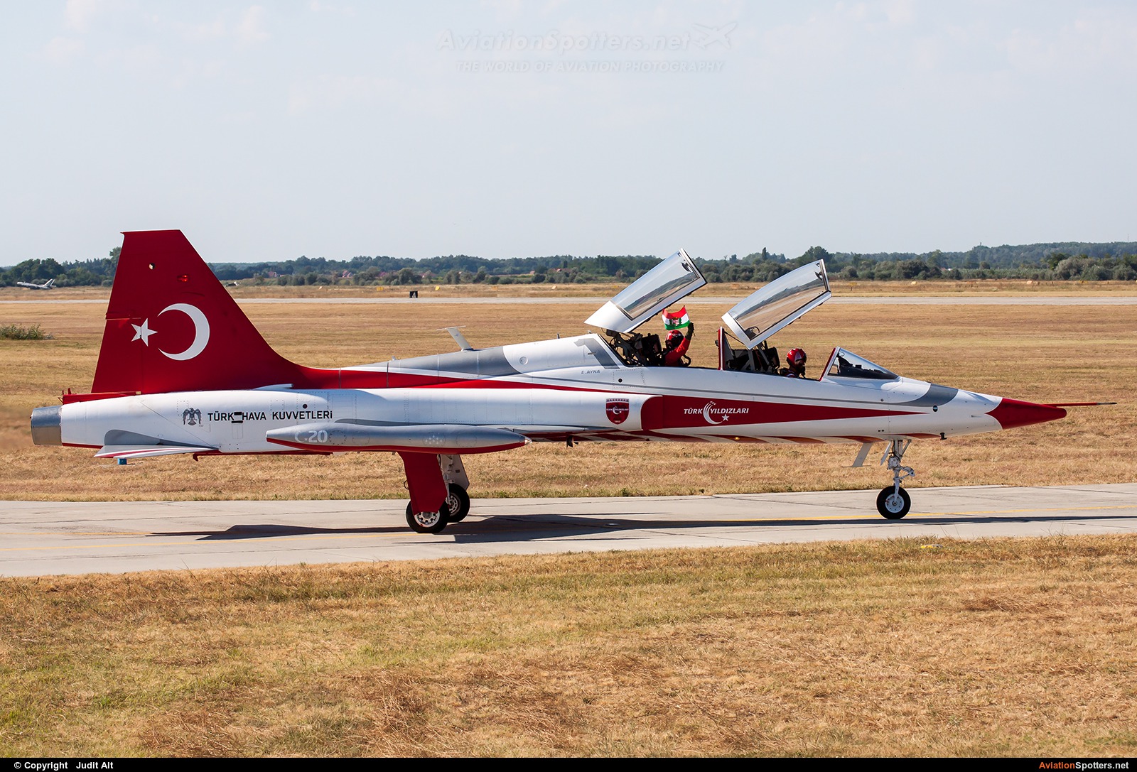 Turkey - Air Force : Turkish Stars  -  NF-5B  (71-3020) By Judit Alt (Judit)