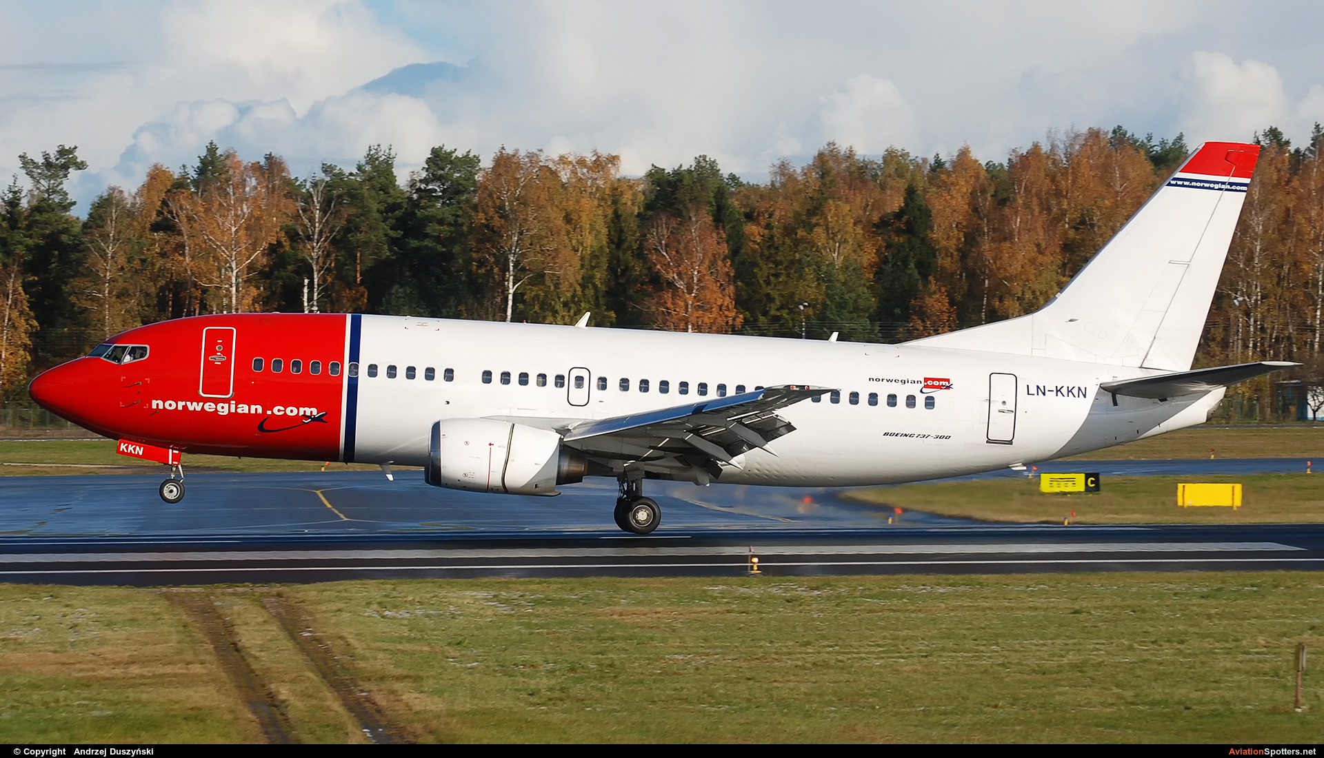 Norwegian Air Shuttle  -  737-300  (LN-KKN) By Andrzej Duszyński (duszy)