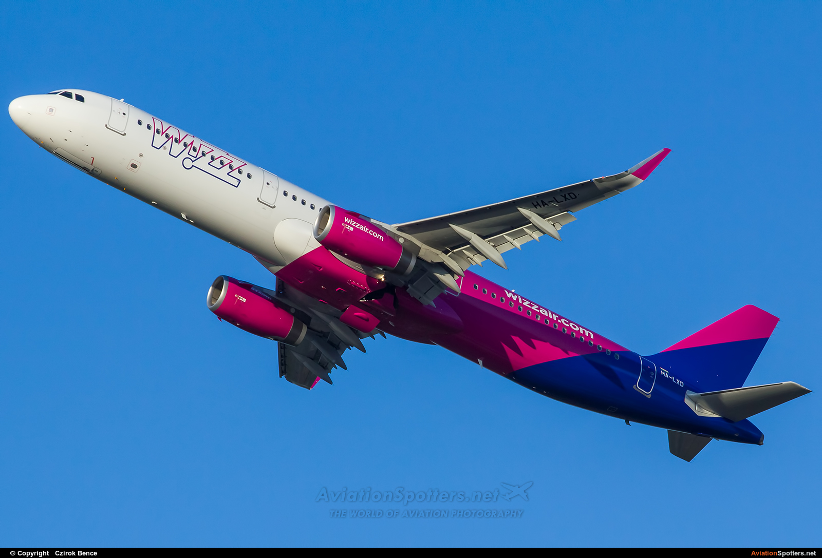 Wizz Air  -  A321-231  (HA-LXD) By Czirok Bence (Orosmet)