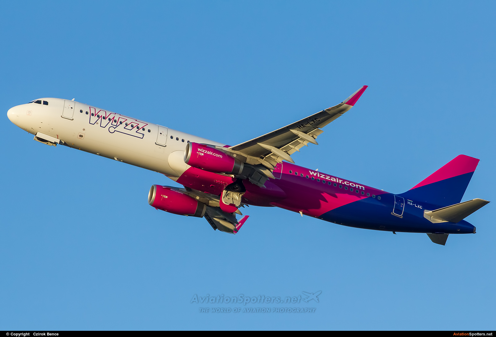 Wizz Air  -  A321-231  (HA-LXC) By Czirok Bence (Orosmet)