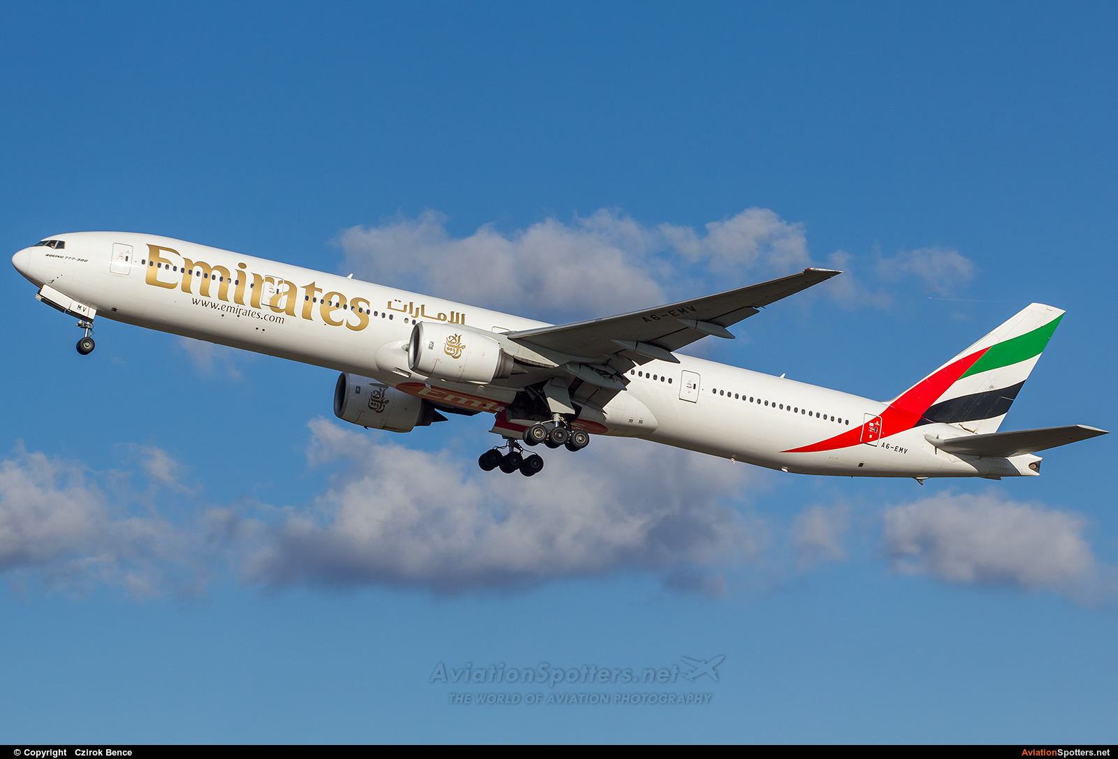 Emirates Airlines  -  777-300  (A6-EMV) By Czirok Bence (Orosmet)