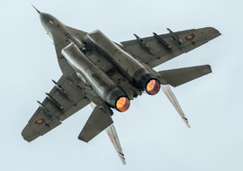 Mikoyan-Gurevich - MiG-29A (6728) - winkiel