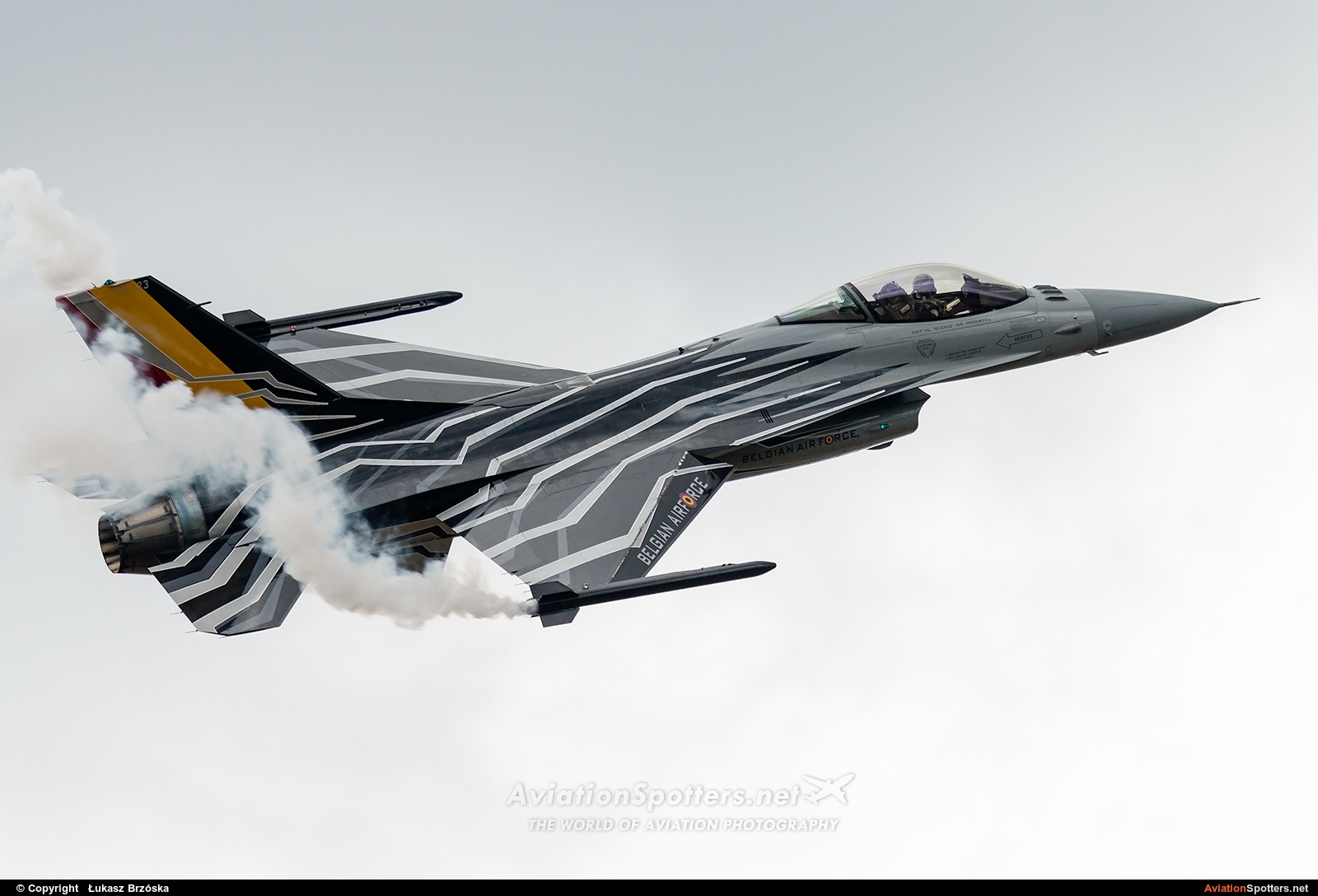 Belgium - Air Force  -  F-16AM Fighting Falcon  (FA-123) By Łukasz Brzóska (winkiel)
