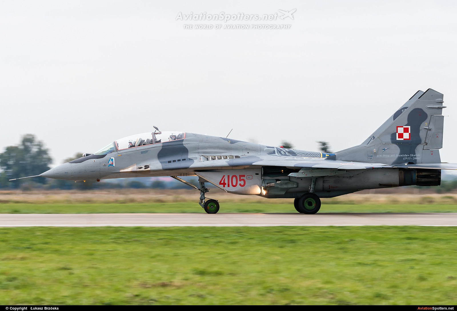 Poland - Air Force  -  MiG-29UB  (4105) By Łukasz Brzóska (winkiel)