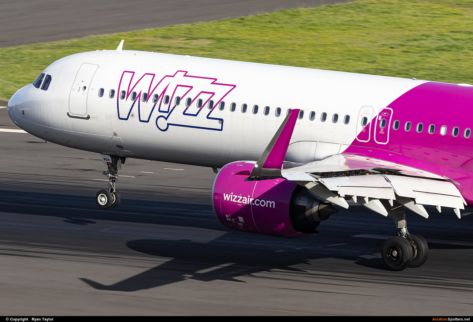 Wizz Air  -  A321-251N  (9H-WBM) By Ryan Taylor (VanquishPhotog)