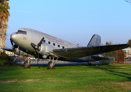 Douglas - DC-3 (N19915) - BERTAL
