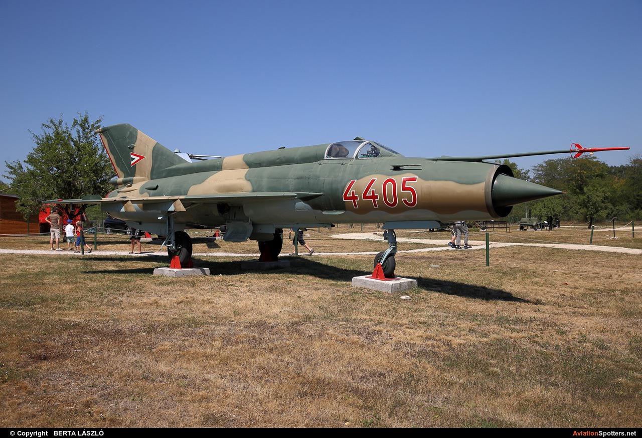 Hungary - Air Force  -  MiG-21MF  (4405) By BERTA LÁSZLÓ (BERTAL)