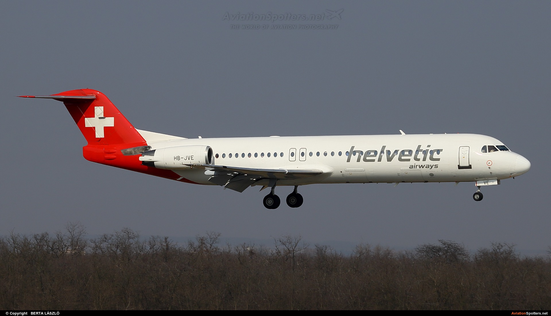Helvetic Airways  -  100  (HB-JVE) By BERTA LÁSZLÓ (BERTAL)