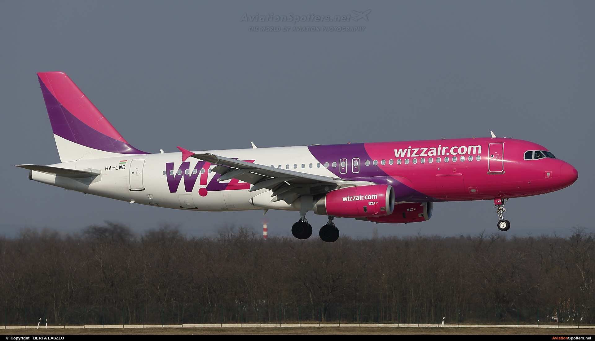 Wizz Air  -  A320  (HA-LWD) By BERTA LÁSZLÓ (BERTAL)