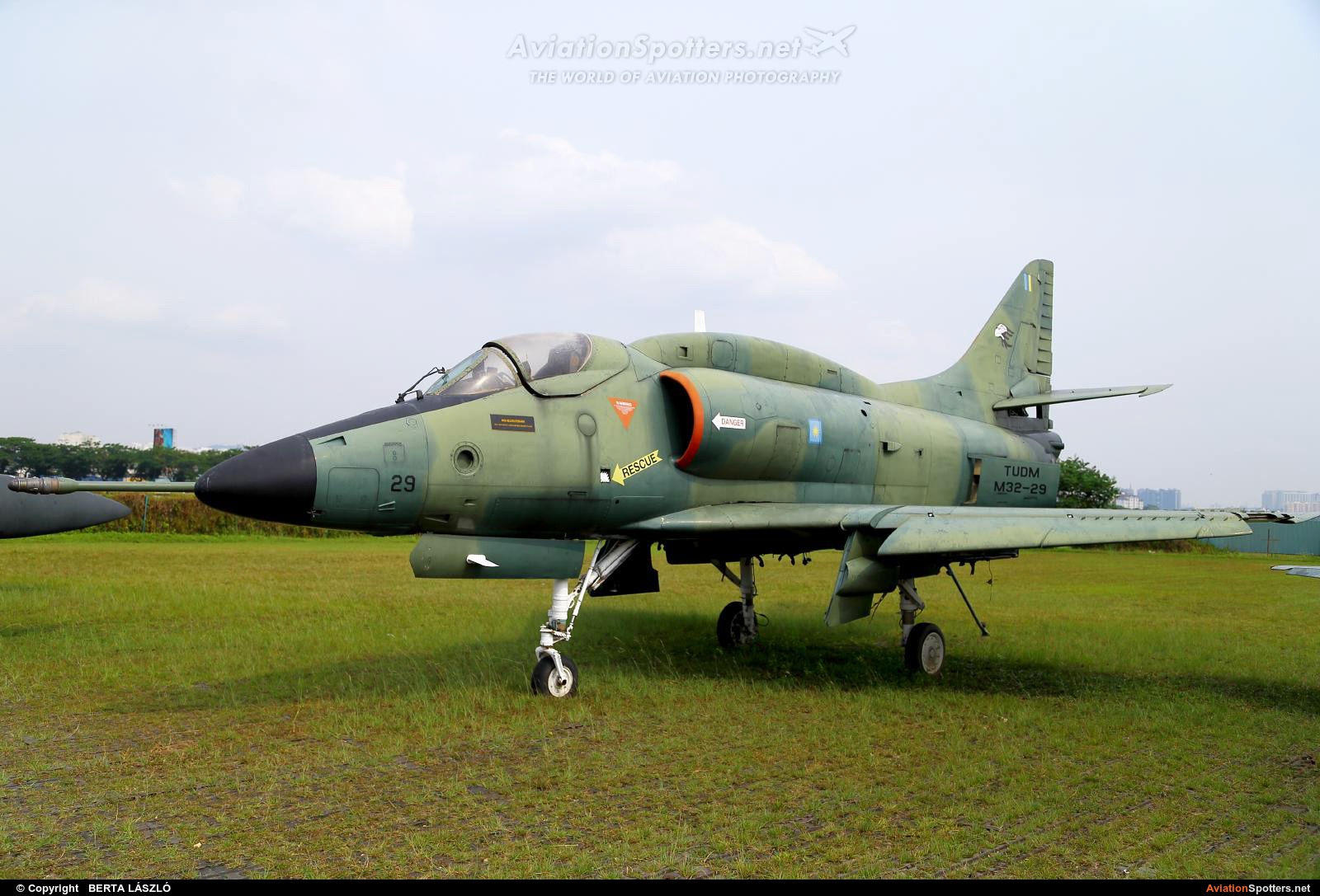 Malaysia - Air Force  -  A-4PTM Skyhawk  (M32-29) By BERTA LÁSZLÓ (BERTAL)