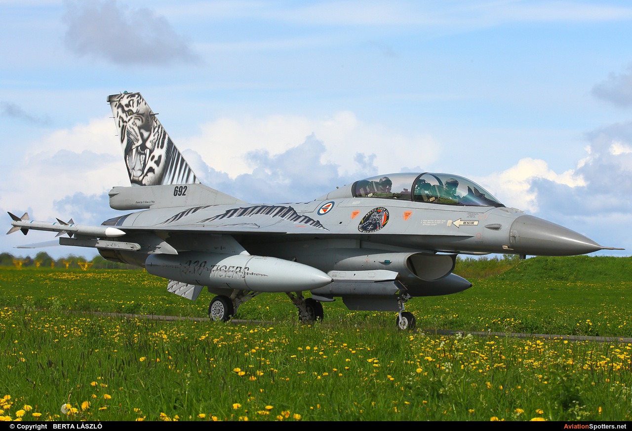 Norway - Air Force  -  F-16BM Fighting Falcon  (692) By BERTA LÁSZLÓ (BERTAL)