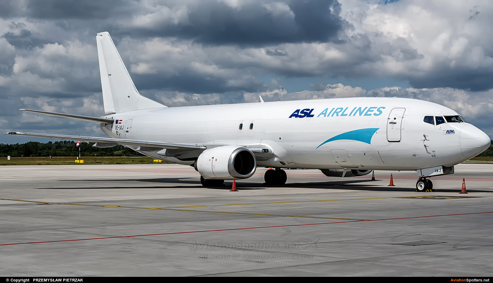 TNT  -  737-400F  (OE-IAJ) By PRZEMYSŁAW PIETRZAK (PEPE74)