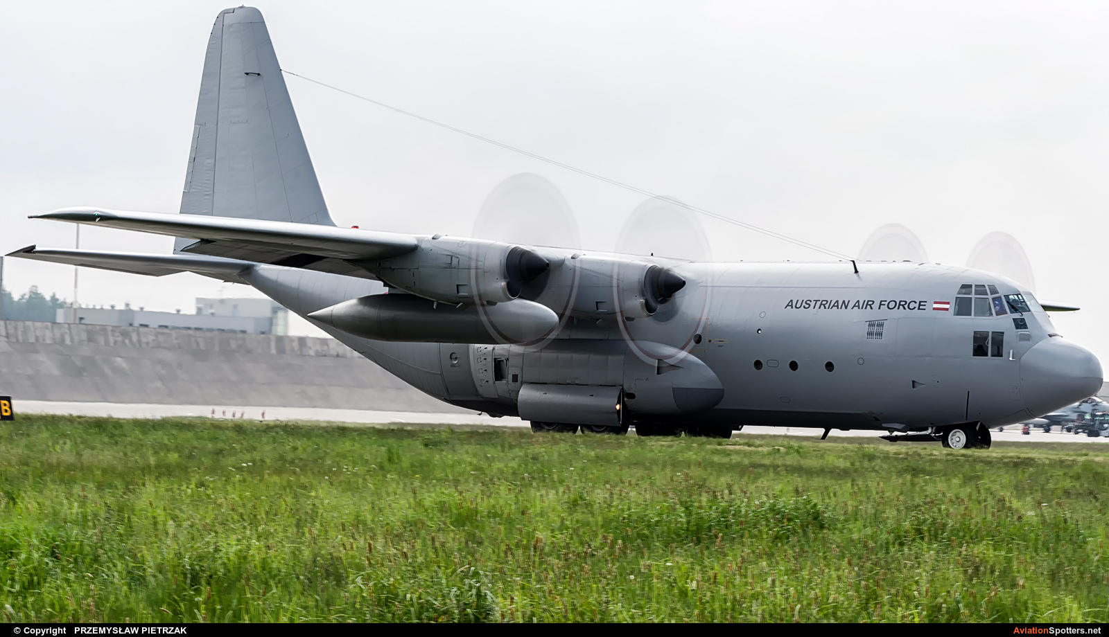 Austria - Air Force  -  C-130H Hercules  (8T-CA) By PRZEMYSŁAW PIETRZAK (PEPE74)