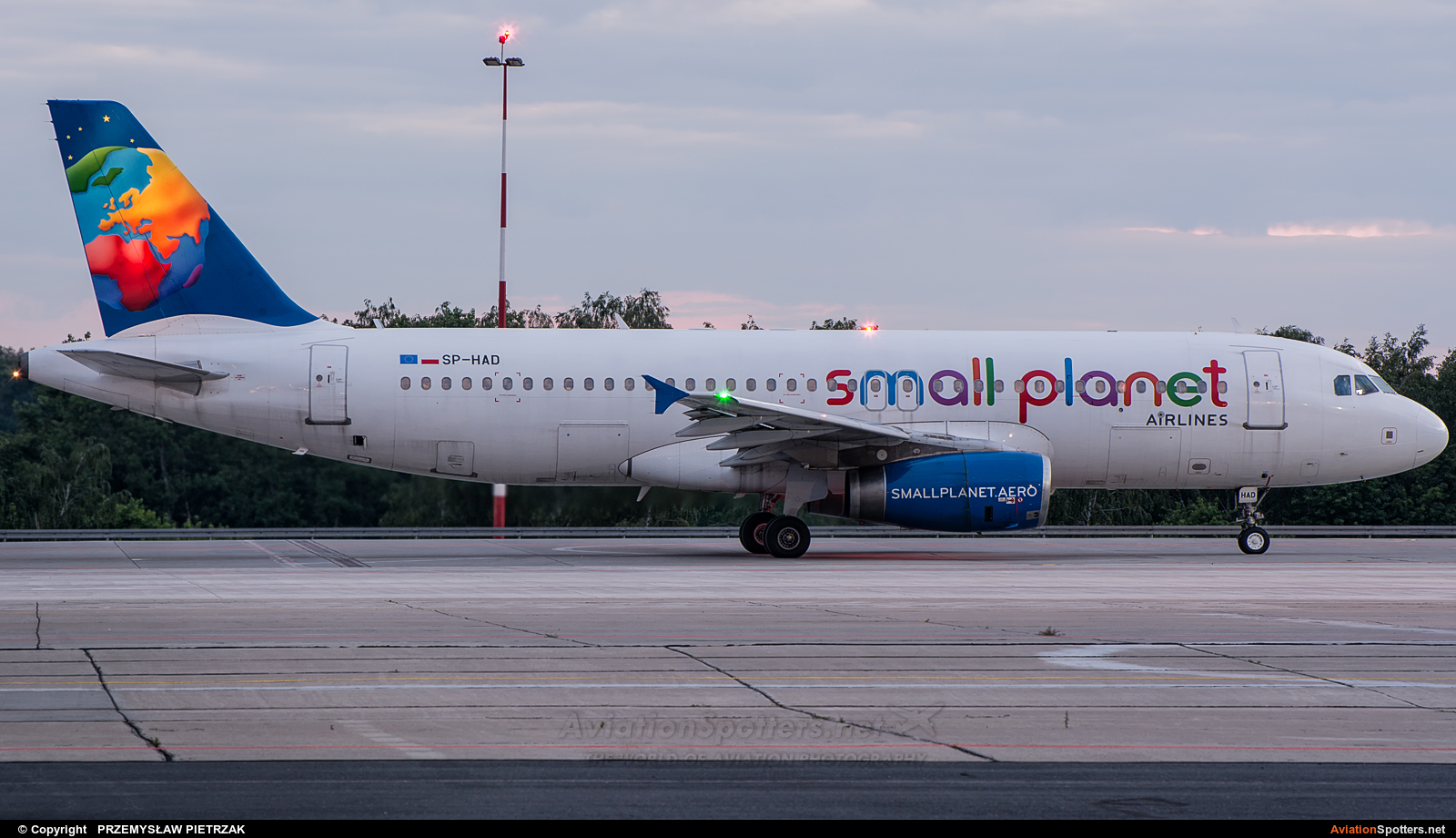 Small Planet Airlines  -  A320-233  (SP-HAD) By PRZEMYSŁAW PIETRZAK (PEPE74)