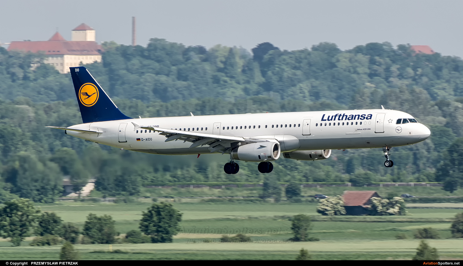 Lufthansa  -  A321-231  (D-AIDO) By PRZEMYSŁAW PIETRZAK (PEPE74)