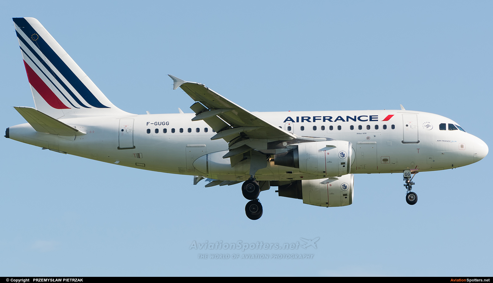 Air France  -  A318  (F-GUGG) By PRZEMYSŁAW PIETRZAK (PEPE74)
