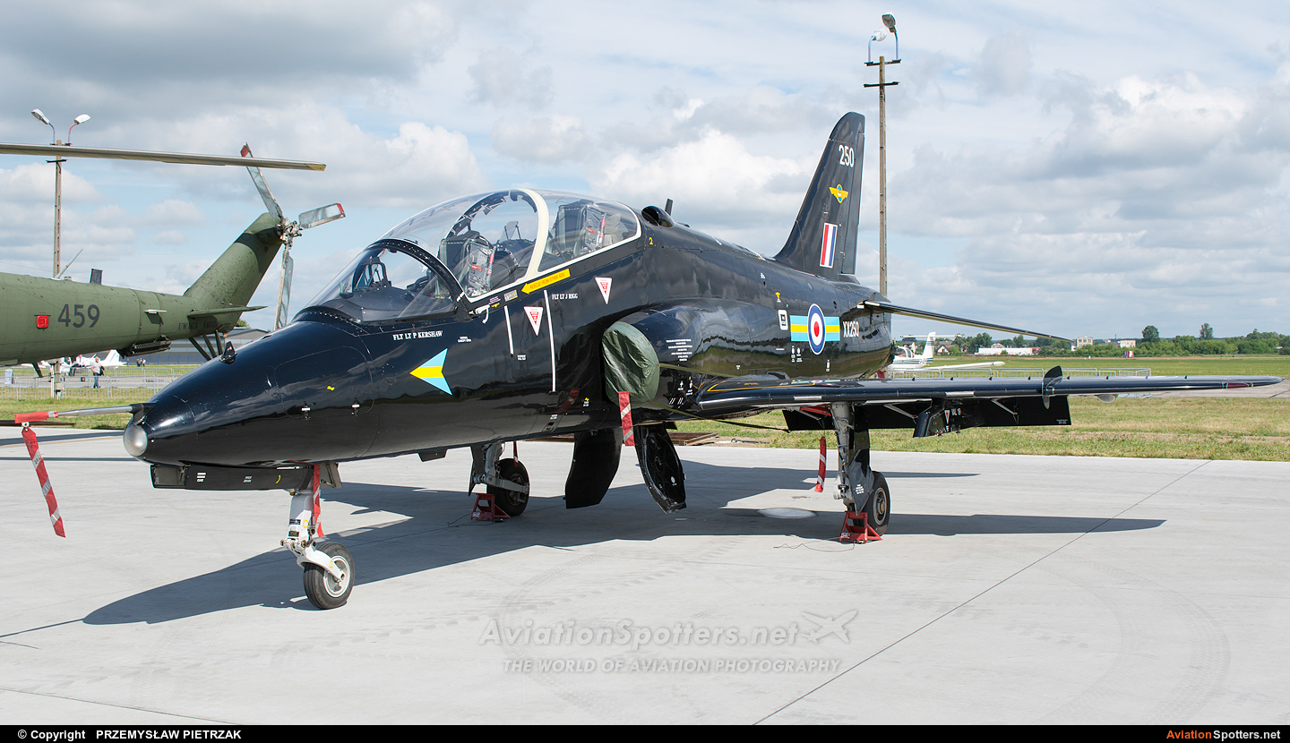 UK - Air Force: Red Arrows  -  Hawk T.1- 1A  (XX250) By PRZEMYSŁAW PIETRZAK (PEPE74)