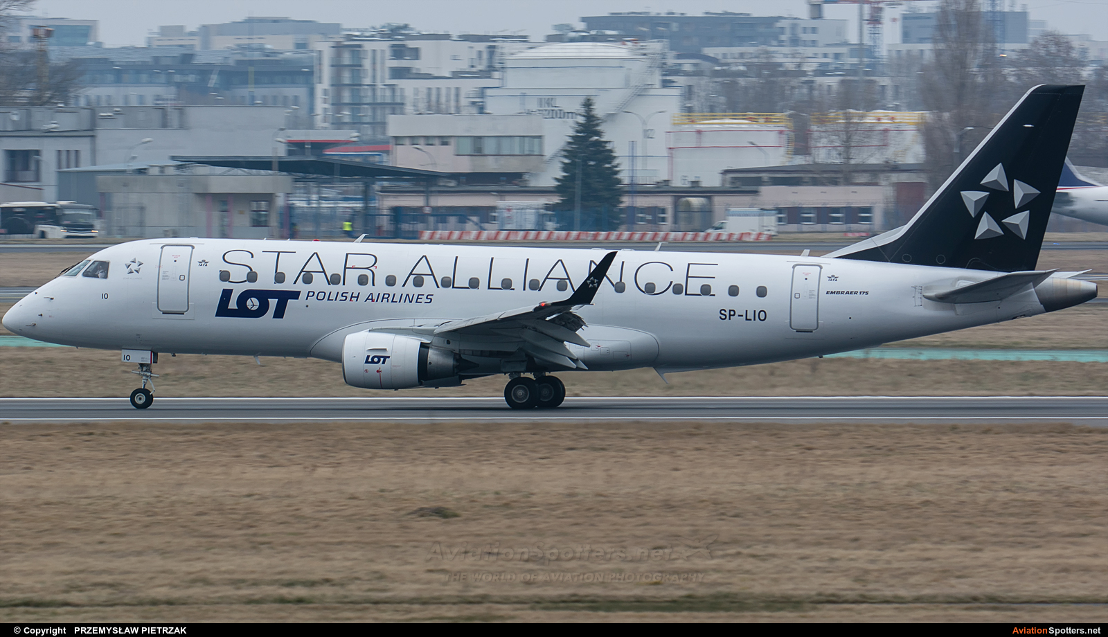LOT - Polish Airlines  -  170  (SP-LIO) By PRZEMYSŁAW PIETRZAK (PEPE74)