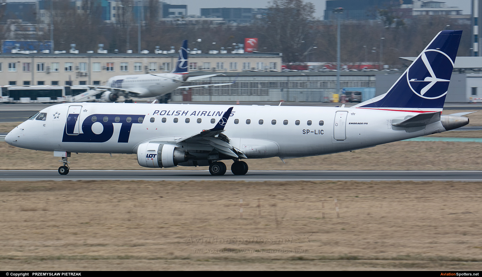 LOT - Polish Airlines  -  175  (SP-LIC) By PRZEMYSŁAW PIETRZAK (PEPE74)
