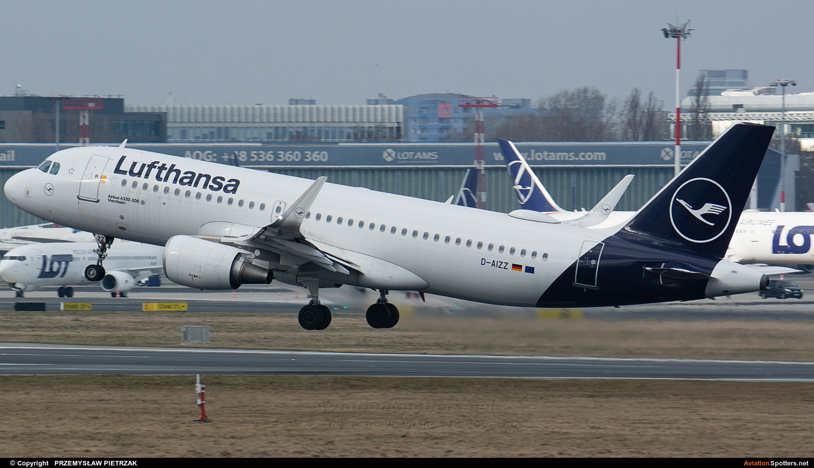 Lufthansa  -  A320-214  (D-AIZZ) By PRZEMYSŁAW PIETRZAK (PEPE74)