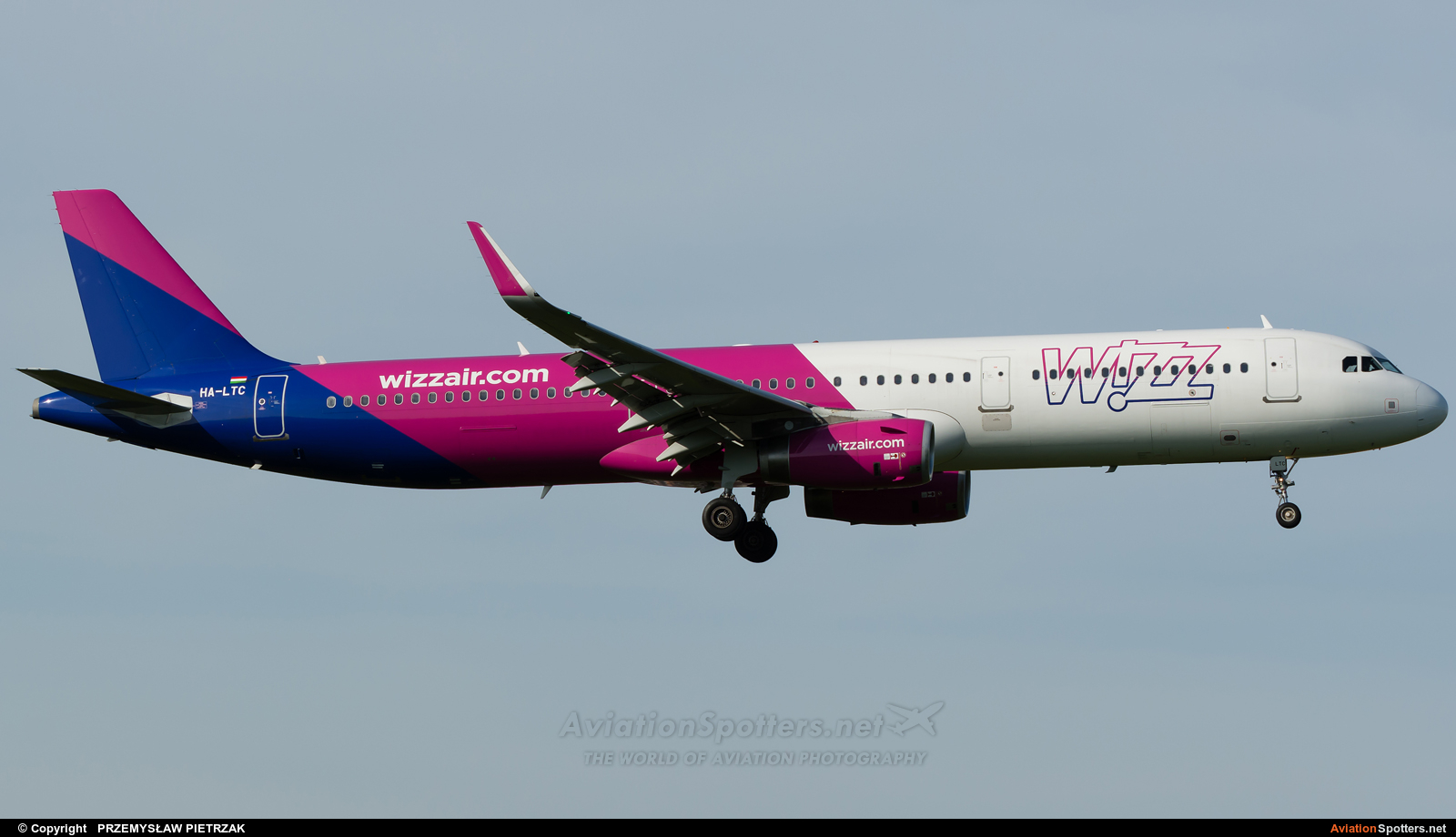 Wizz Air  -  A320-231  (HA-LTC) By PRZEMYSŁAW PIETRZAK (PEPE74)