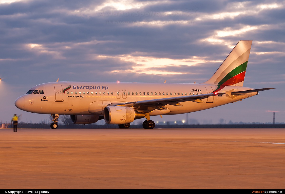 Bulgaria Air  -  A319-112  (LZ-FBA) By Pavel Bogdanov (Ludi4uk)