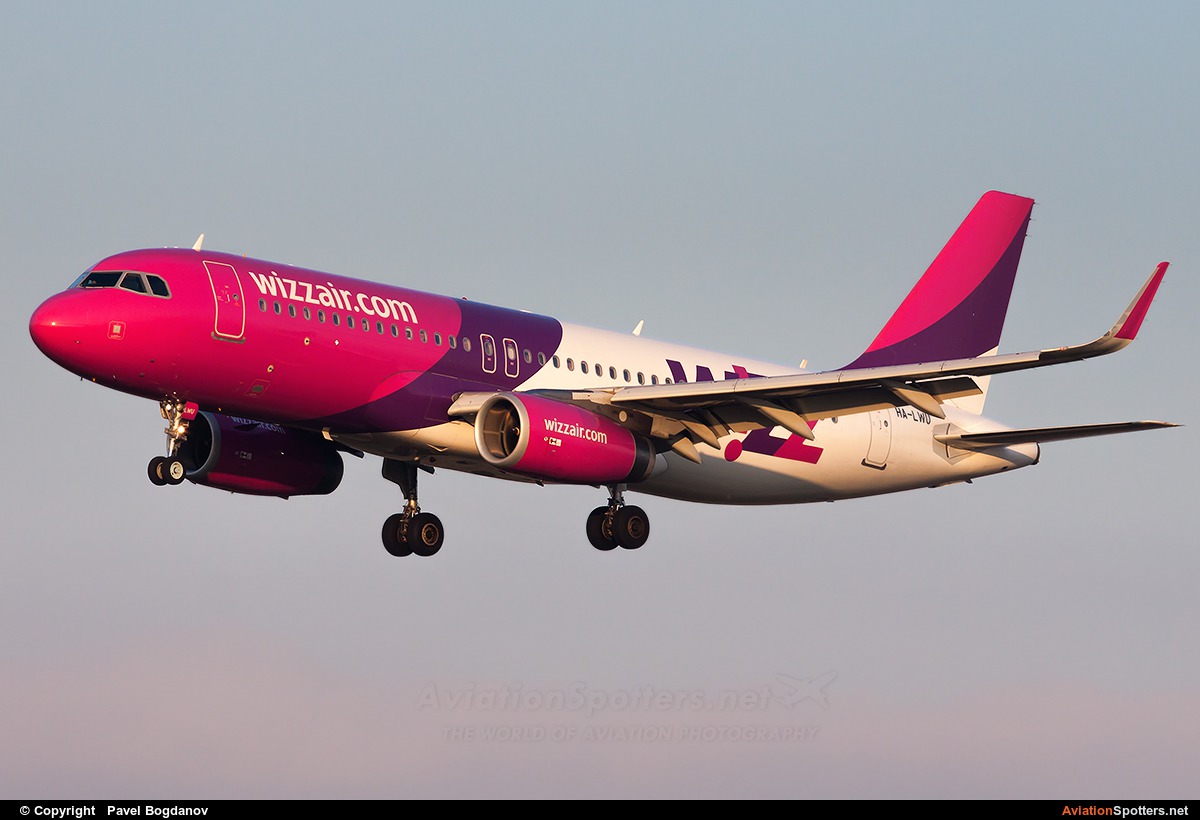 Wizz Air  -  A320-232  (HA-LWU) By Pavel Bogdanov (Ludi4uk)