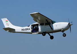 Cessna - 207 Skywagon (HA-DRA) - operator