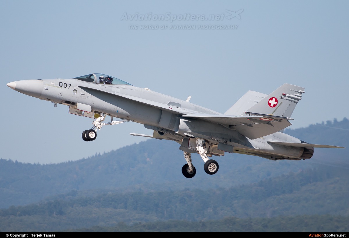Switzerland - Air Force  -  F/A-18C Hornet  (J-5007) By Terjék Tamás (operator)