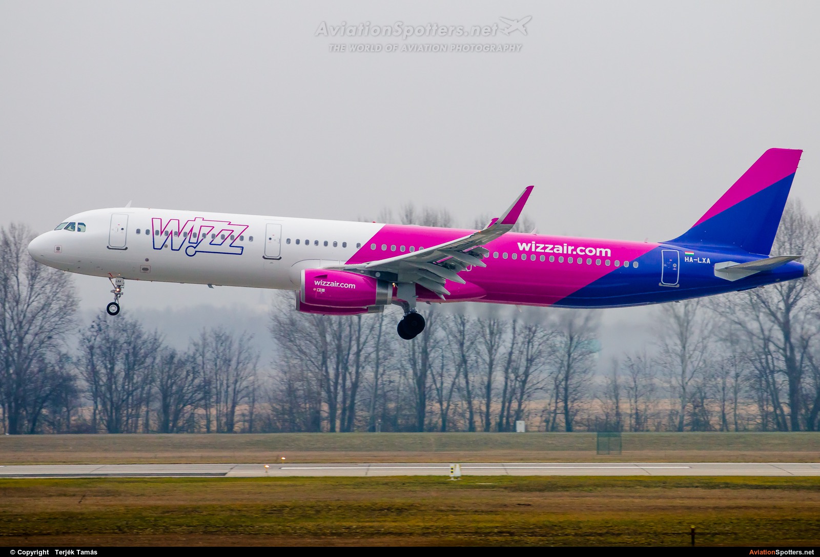 Wizz Air  -  A321-231  (HA-LXA) By Terjék Tamás (operator)