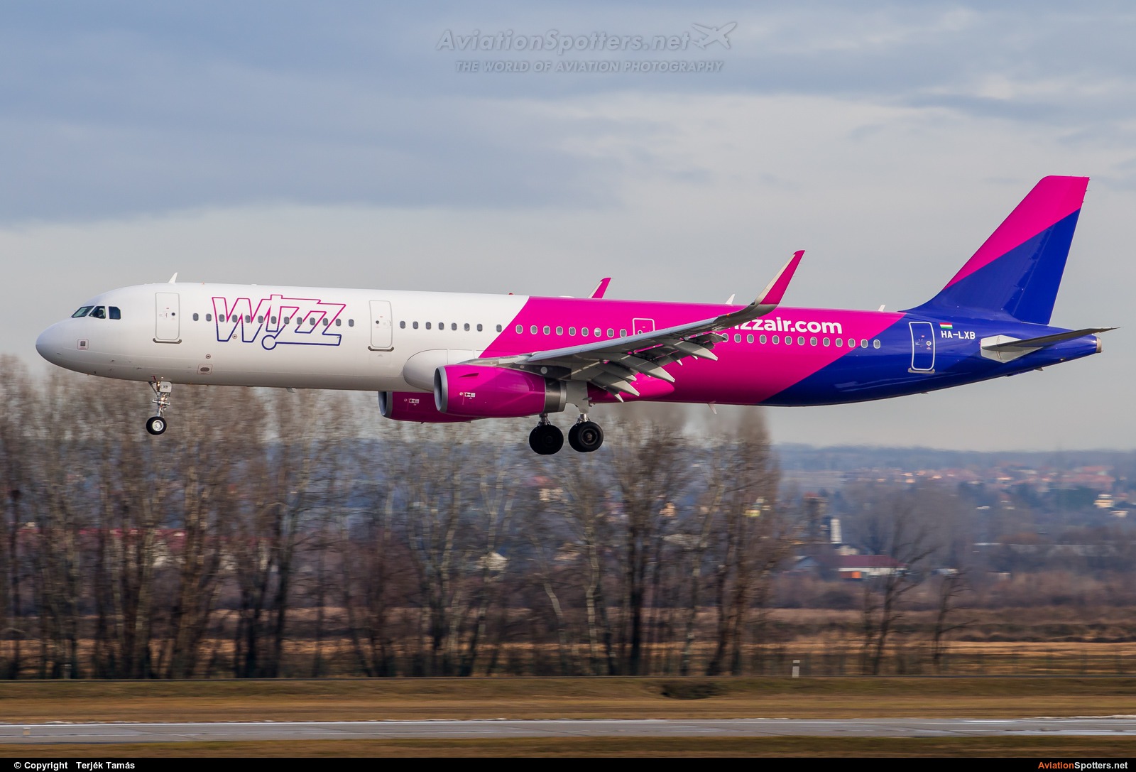 Wizz Air  -  A321-231  (HA-LXB) By Terjék Tamás (operator)