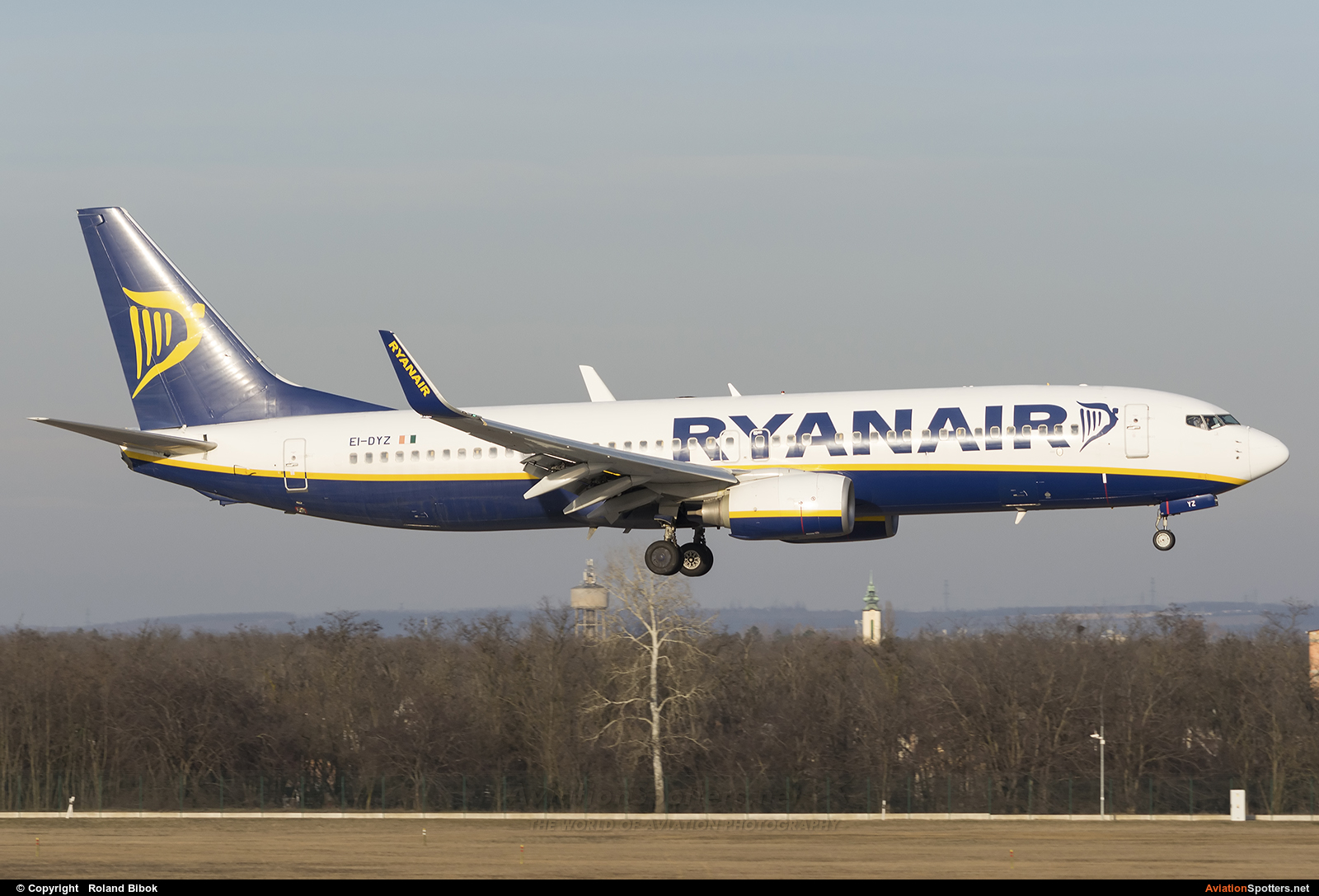 Ryanair  -  737-8AS  (EI-DYZ) By Roland Bibók (Roland Bibok)