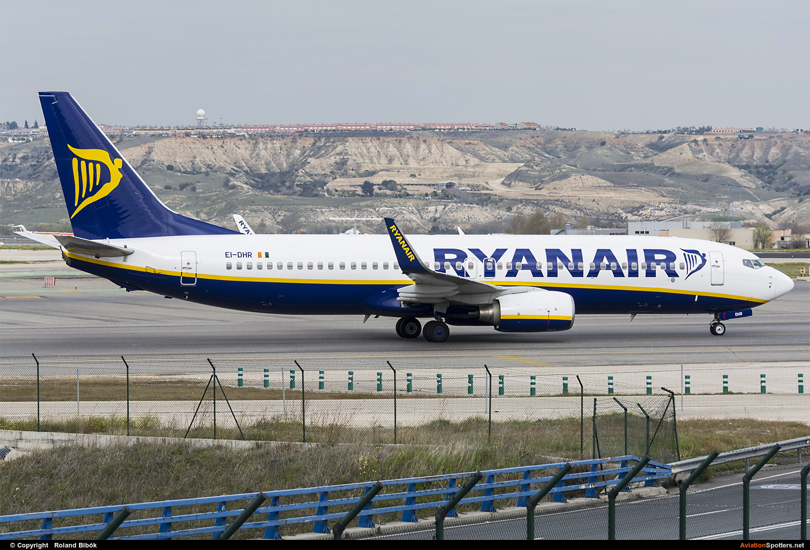 Ryanair  -  737-800  (EI-DHR) By Roland Bibók (Roland Bibok)