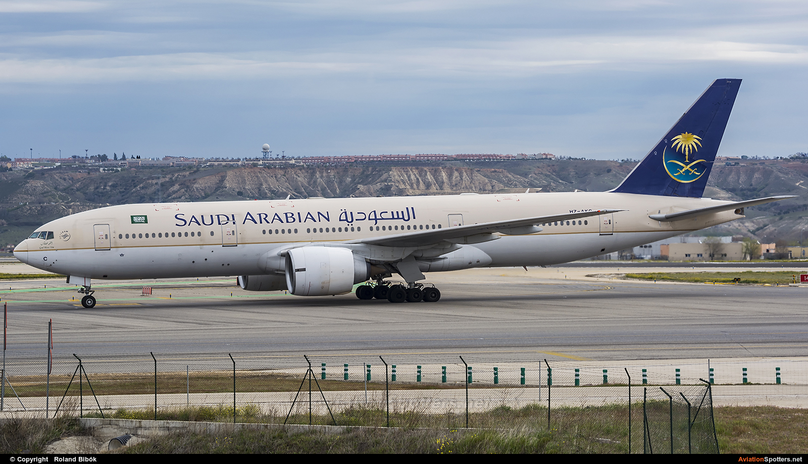 Saudi Arabian Airlines  -  777-200ER  (HZ-AKC) By Roland Bibók (Roland Bibok)