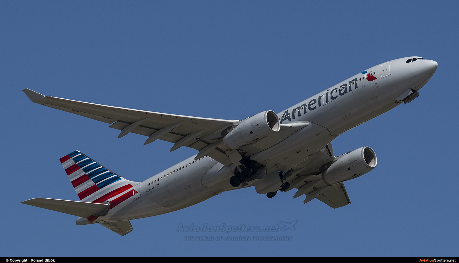 American Airlines  -  A330-243  (N290AY) By Roland Bibók (Roland Bibok)