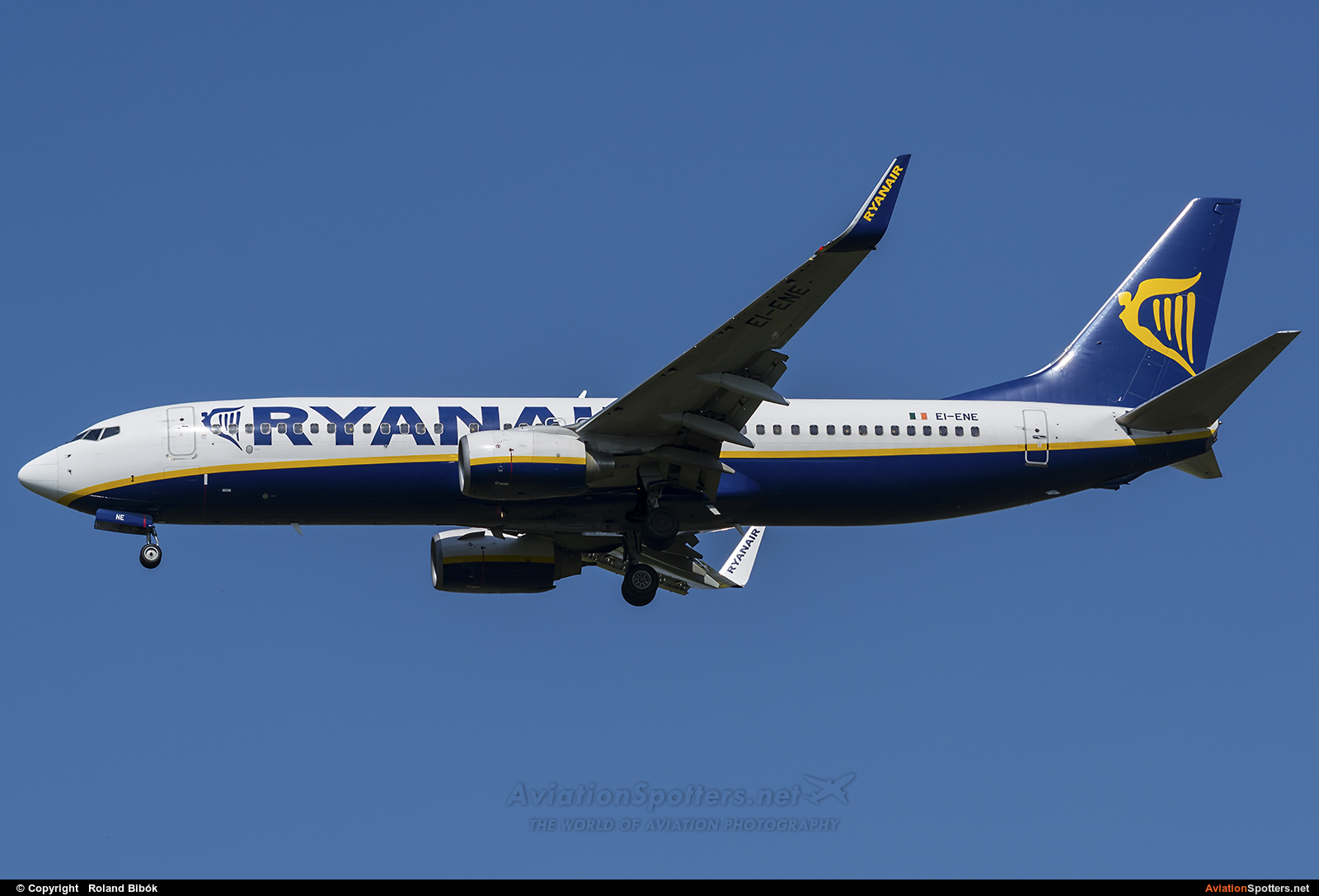 Ryanair  -  737-8AS  (EI-ENE) By Roland Bibók (Roland Bibok)