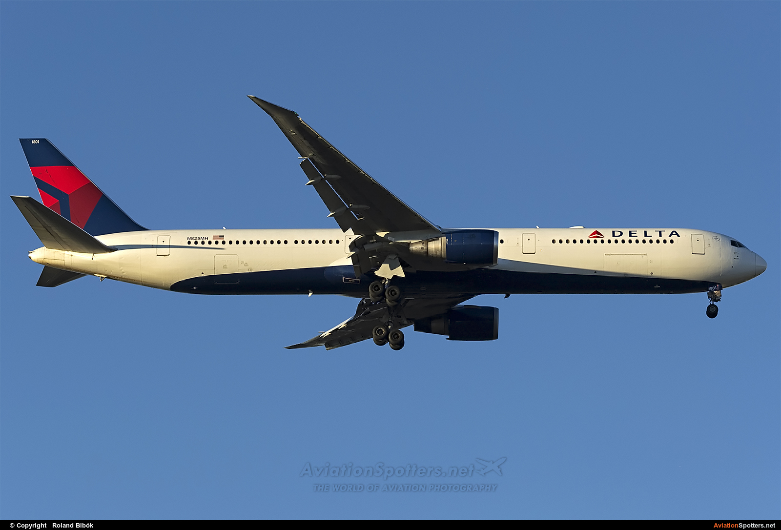 Delta Air Lines  -  767-400  (N825MH) By Roland Bibók (Roland Bibok)
