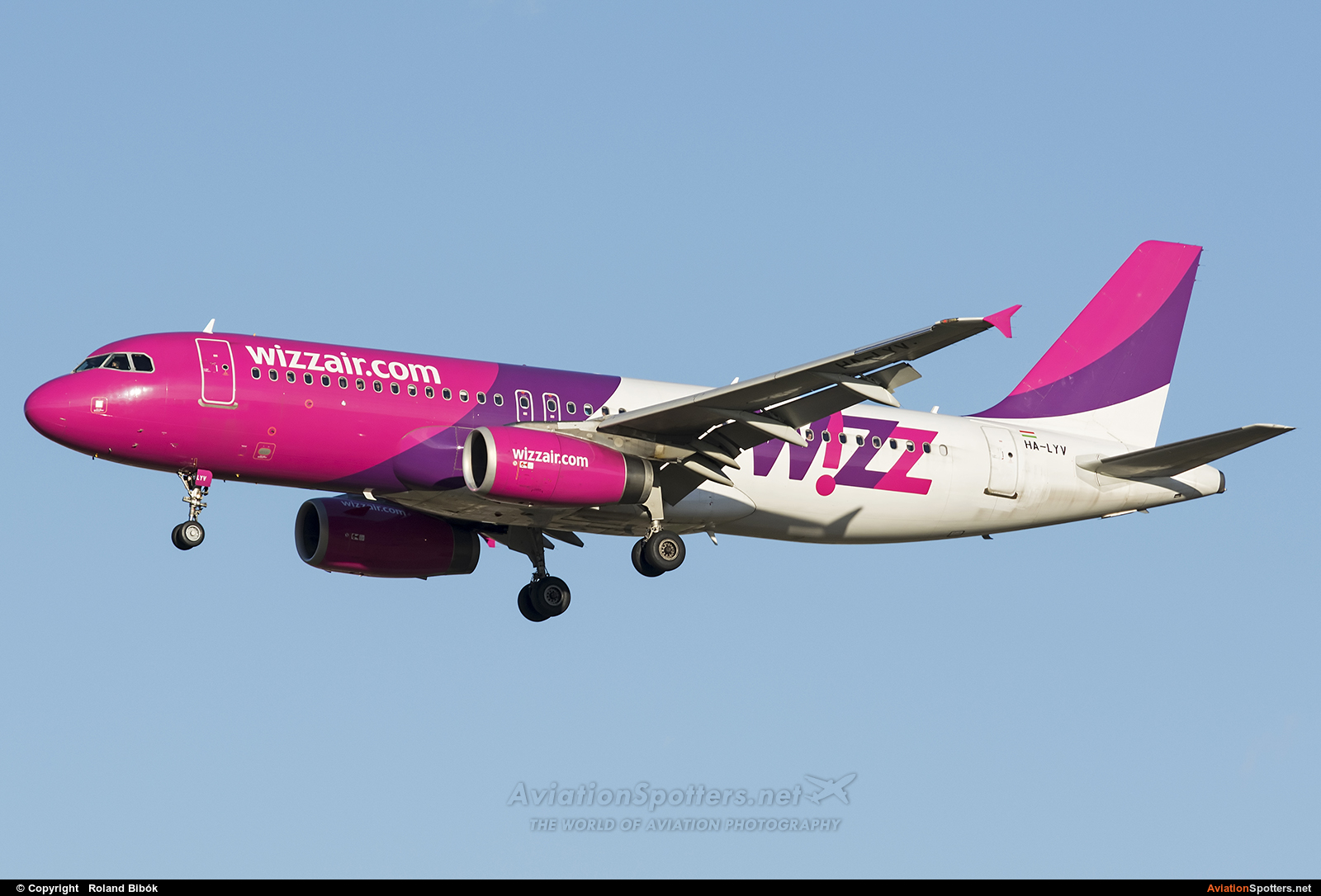 Wizz Air  -  A320-232  (HA-LYV) By Roland Bibók (Roland Bibok)