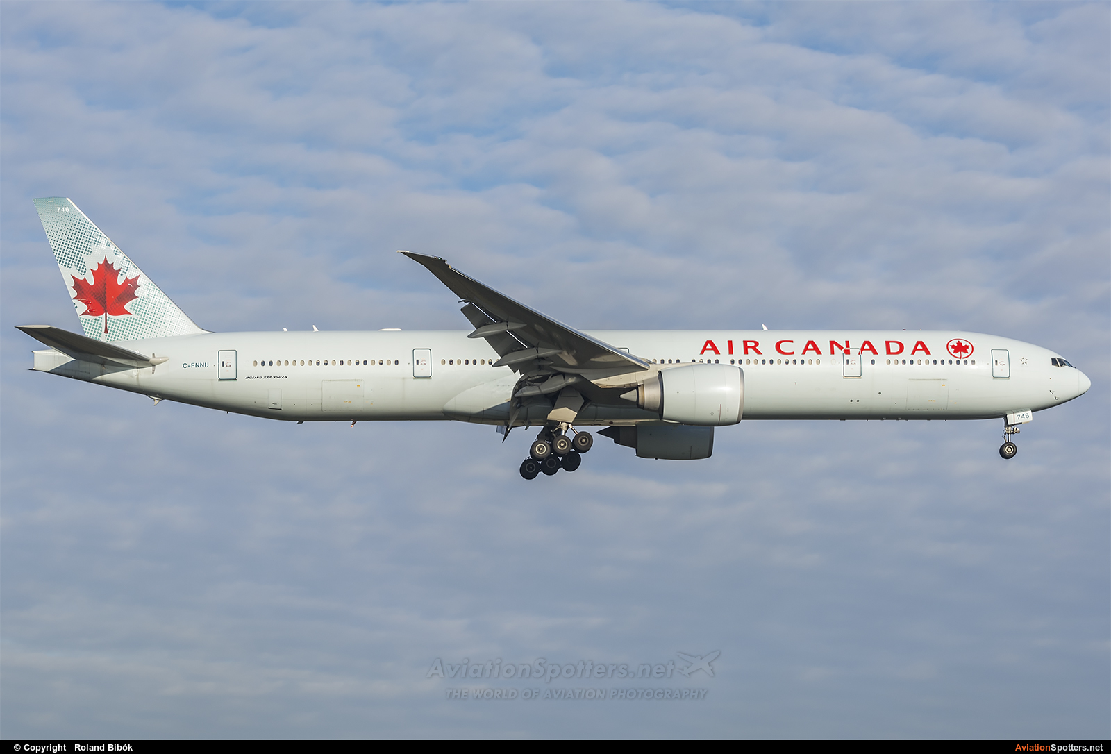 Air Canada  -  777-300ER  (C-FNNU) By Roland Bibók (Roland Bibok)