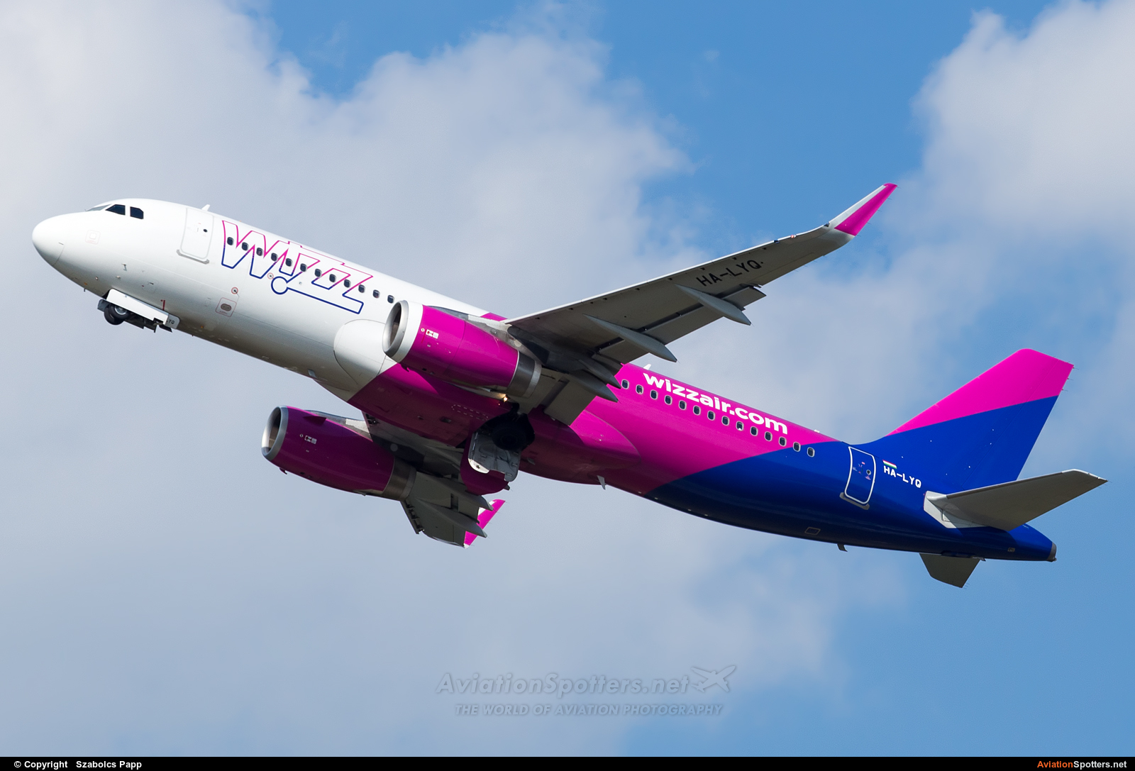Wizz Air  -  A320-232  (HA-LYQ) By Szabolcs Papp (mr.szabi)