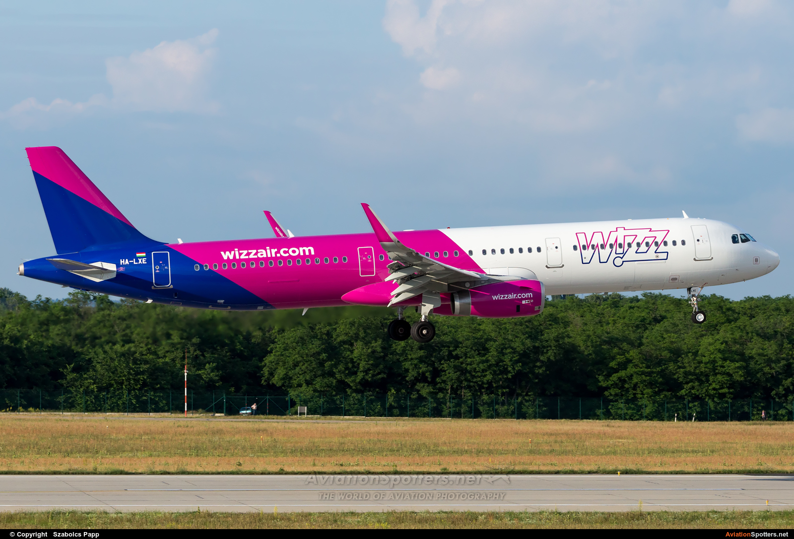 Wizz Air  -  A321-231  (HA-LXE) By Szabolcs Papp (mr.szabi)