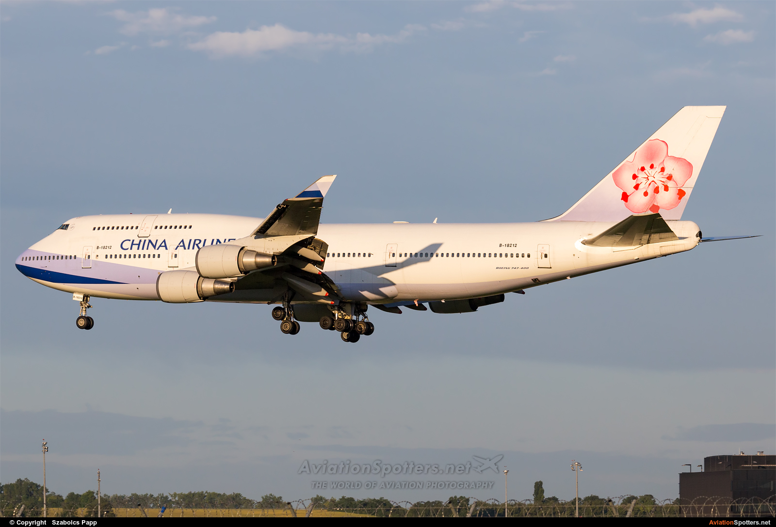 China Airlines  -  747-400  (B-18212) By Szabolcs Papp (mr.szabi)